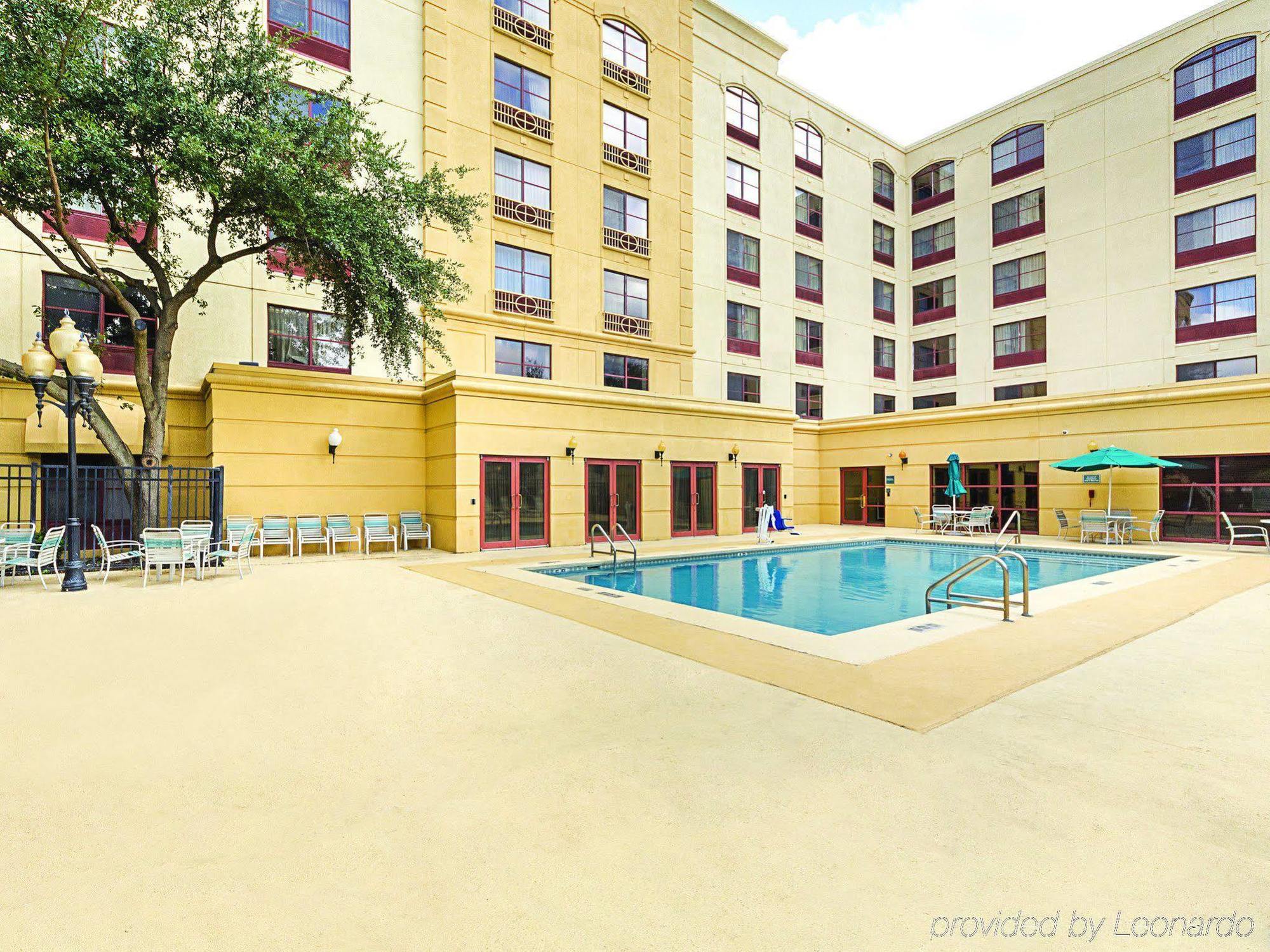 La Quinta Inn & Suites By Wyndham San Antonio Downtown Ngoại thất bức ảnh